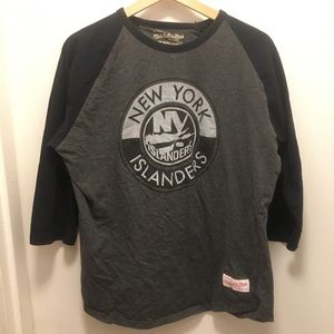 Men’s NY Islanders shirt size XL Michell & Ness